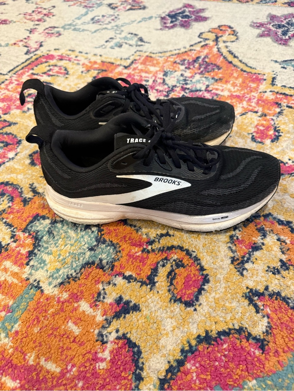 Brooks Men's Black and White Trace 4 Running Shoes